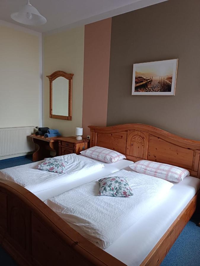 Garni Hotel Post Weißenstadt 外观 照片