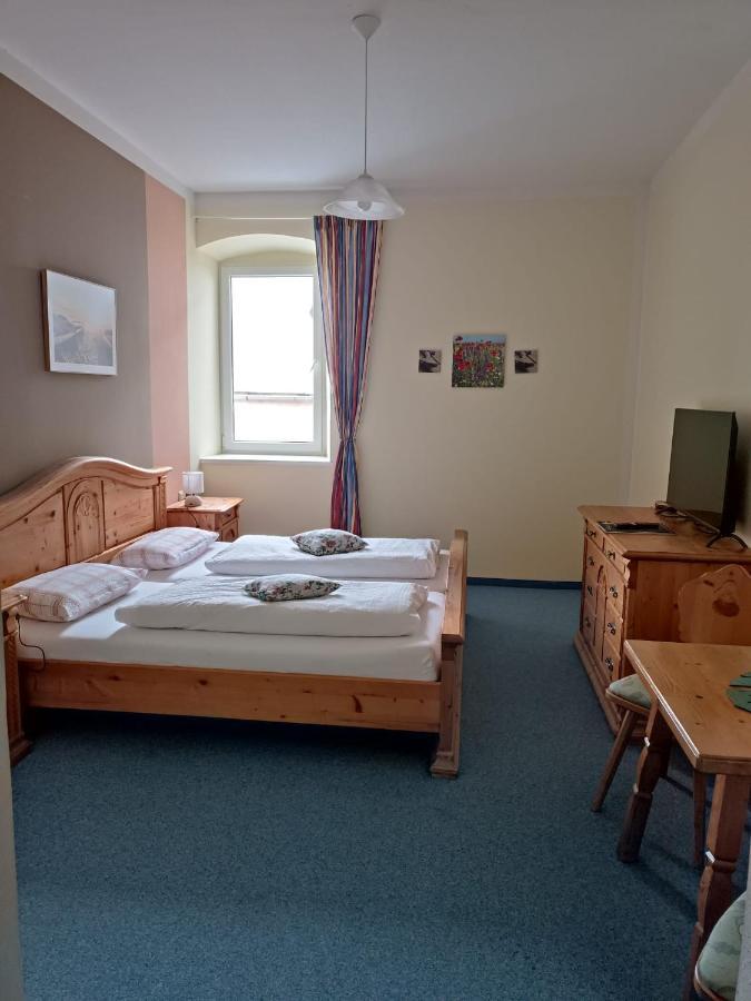 Garni Hotel Post Weißenstadt 外观 照片
