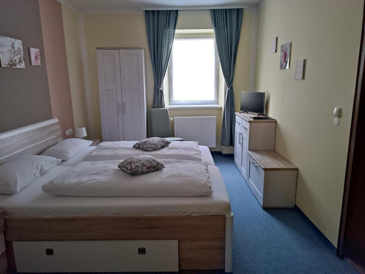 Garni Hotel Post Weißenstadt 外观 照片