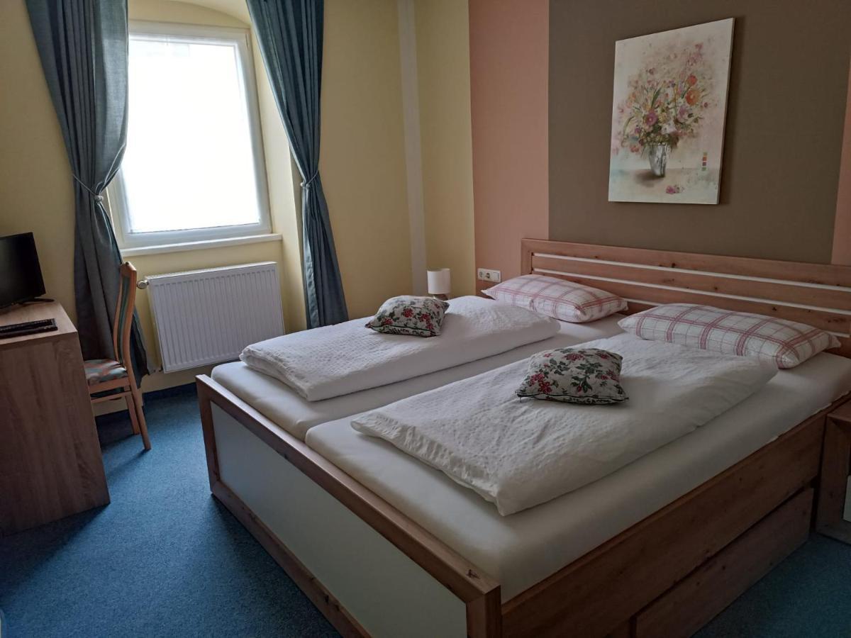 Garni Hotel Post Weißenstadt 外观 照片