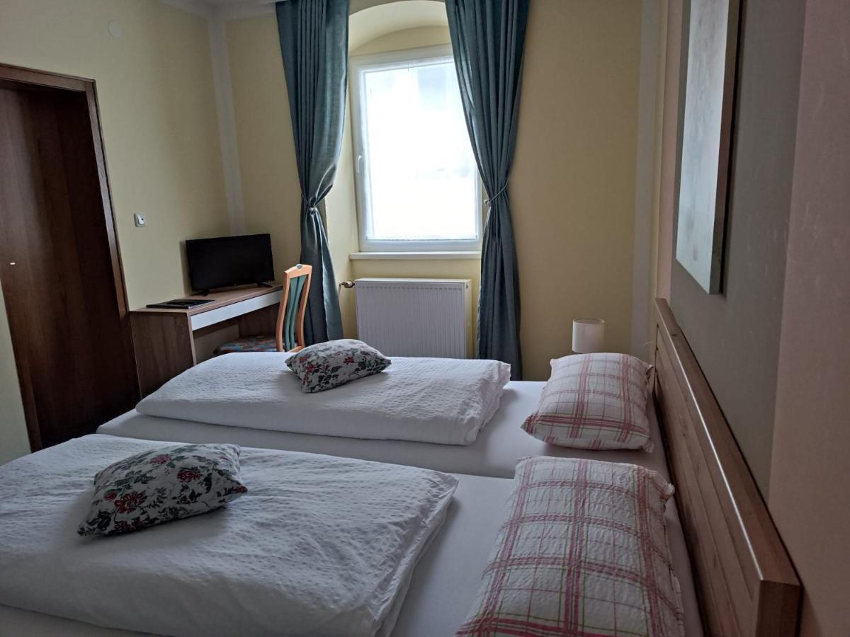 Garni Hotel Post Weißenstadt 外观 照片