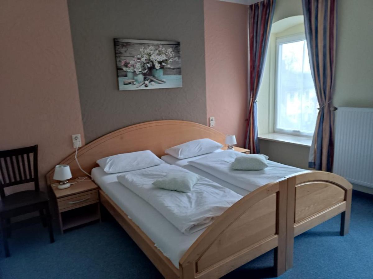 Garni Hotel Post Weißenstadt 外观 照片