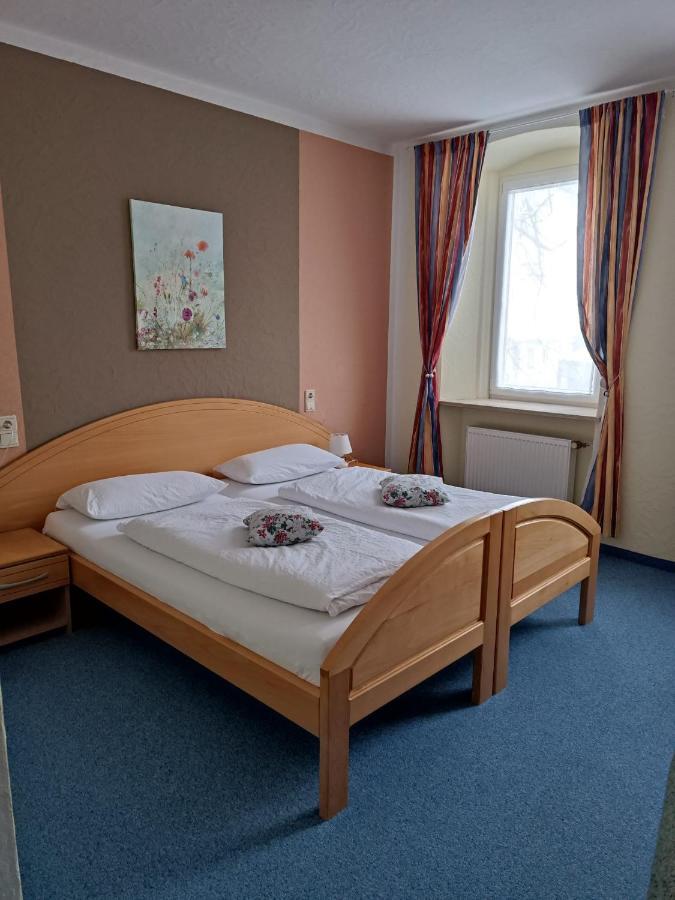 Garni Hotel Post Weißenstadt 外观 照片