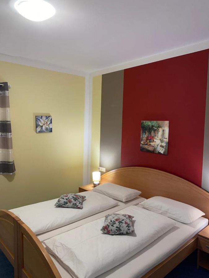 Garni Hotel Post Weißenstadt 外观 照片