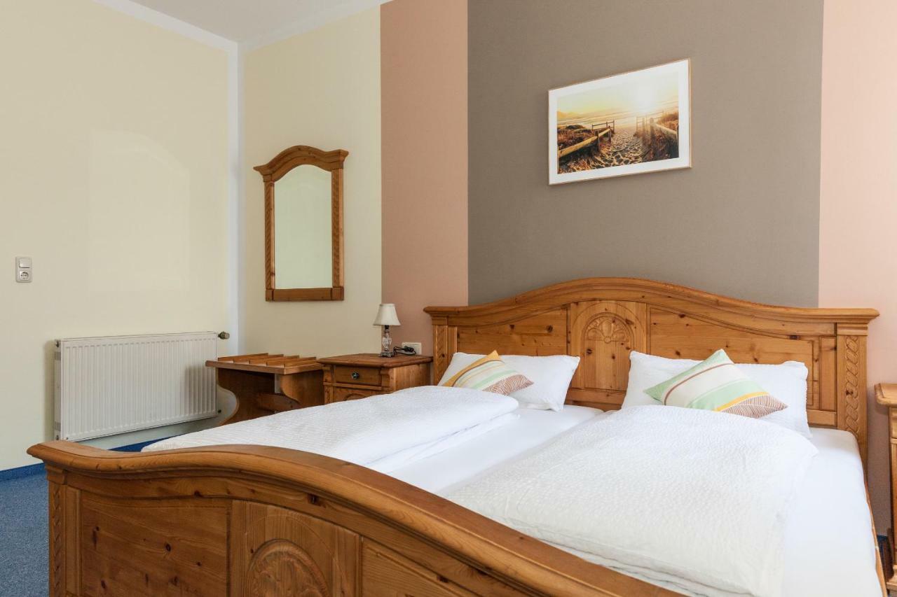 Garni Hotel Post Weißenstadt 外观 照片