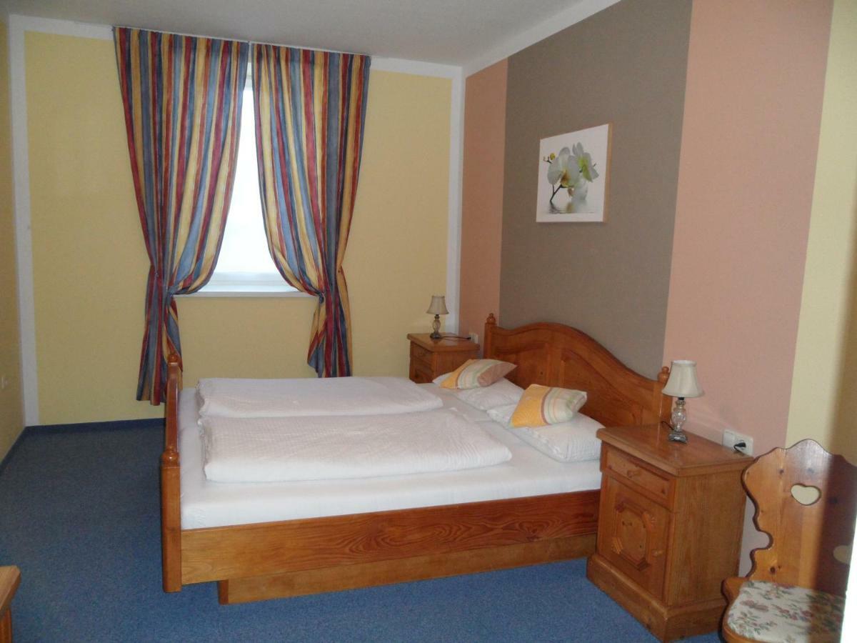 Garni Hotel Post Weißenstadt 外观 照片
